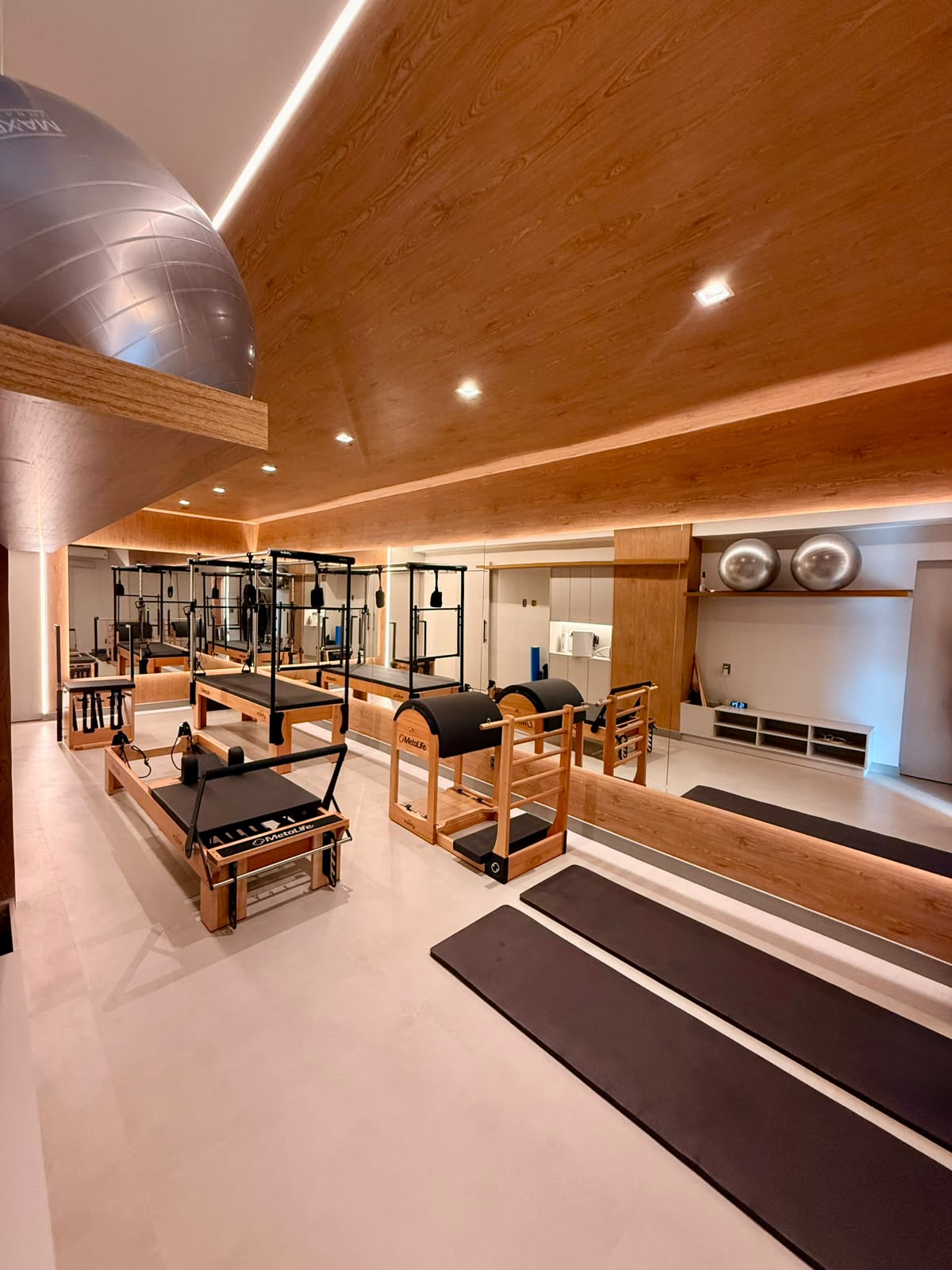 Estúdio de Pilates com equipamentos MetaLife